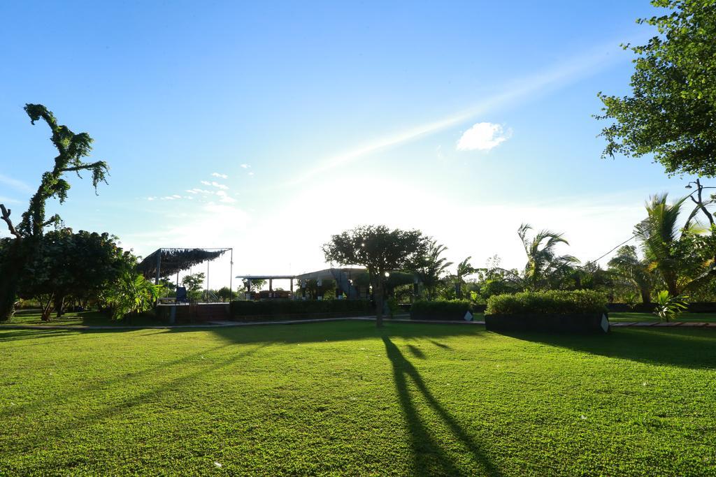 Eco Hotel Black & White - Anuradhapura Mihintale Exterior photo